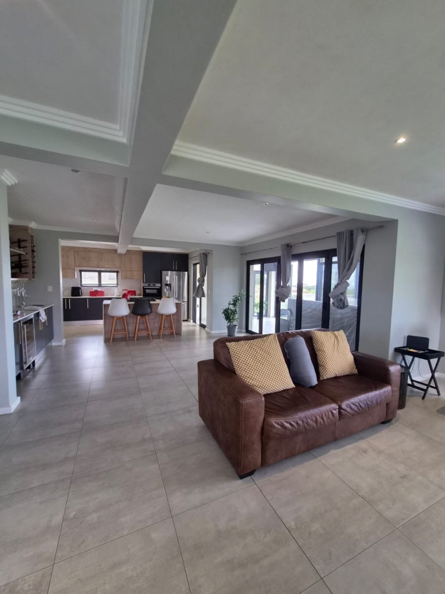 2 Bedroom Property for Sale in Kidds Beach Eastern Cape